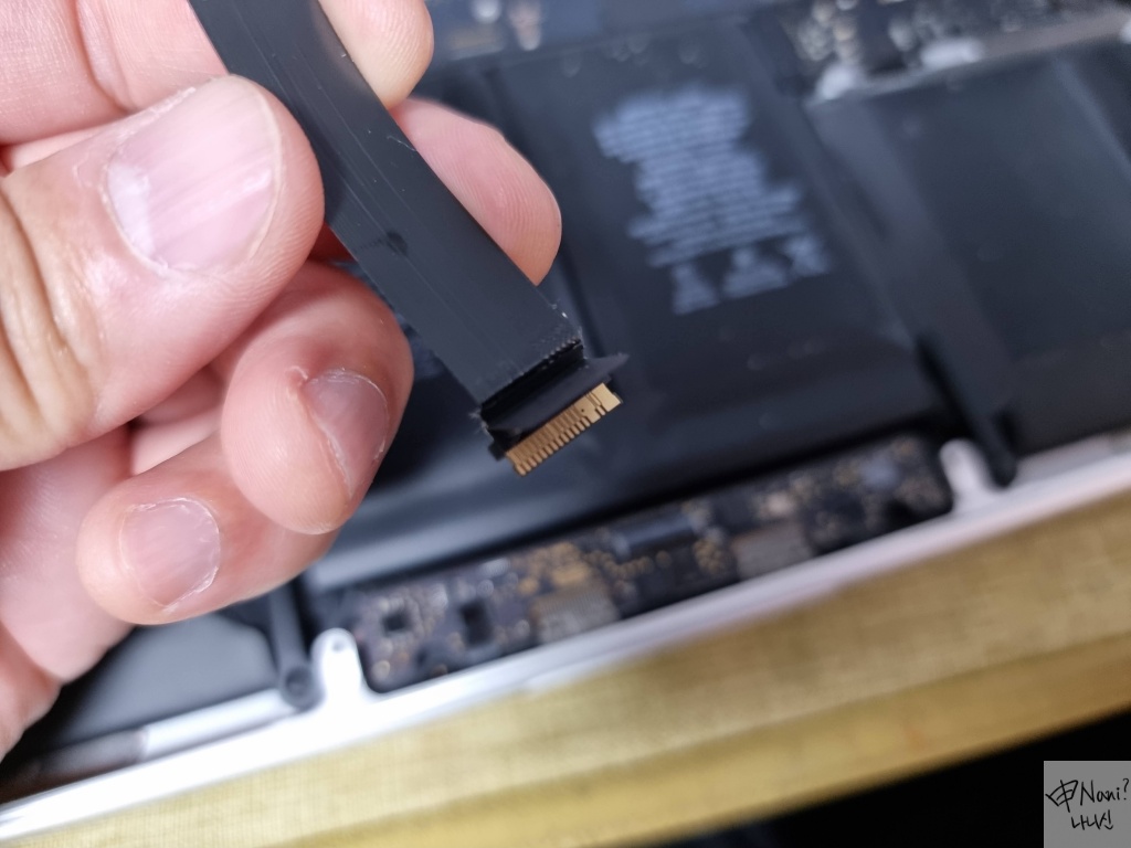 remove trackpad connector